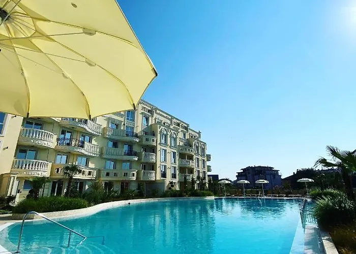 Apartamento Bliss With A Pool Ravda